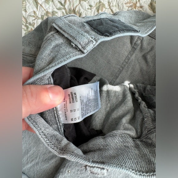 American eagle glacier grey jeans with raw hem and embellished bottoms - Picture 5 of 13